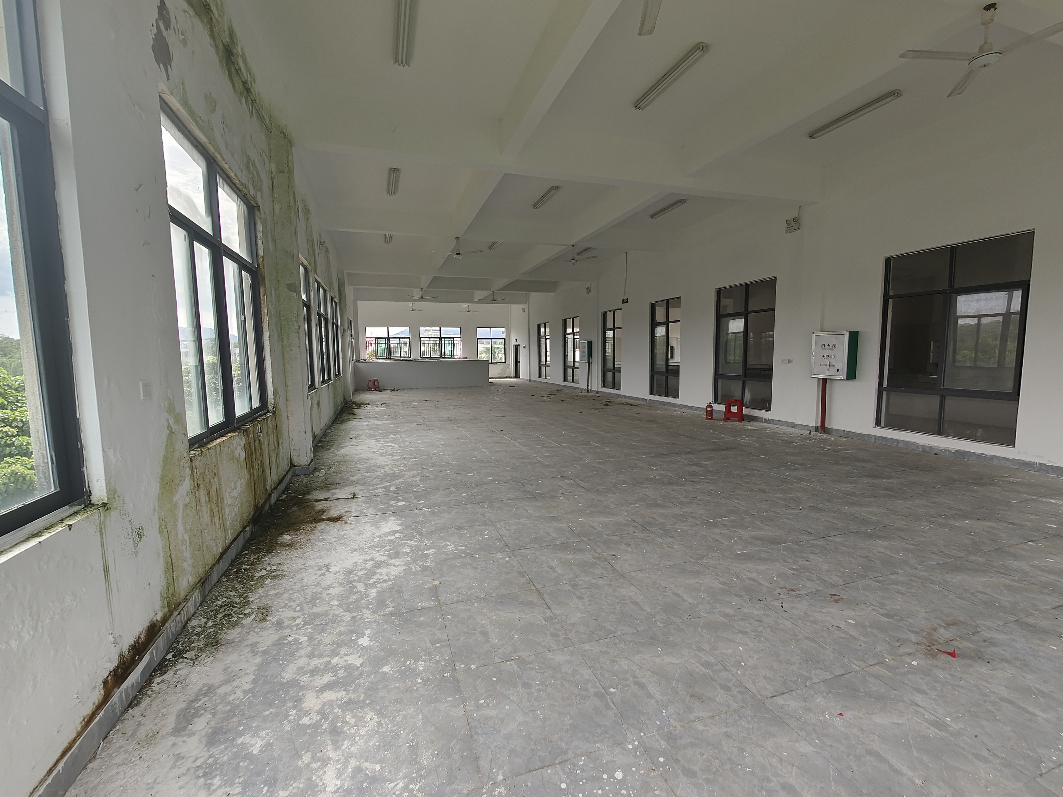 海南省省直辖县级行政区划琼中黎族苗族自治县琼中县中平镇农贸市场二