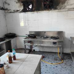 德兴市银城街道武安路社区居民委员会原食堂银城中路348号65㎡房屋出租