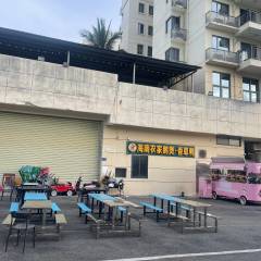 海南三亚市吉阳区三亚国际旅游岛人才创业基地一期B13区沿街03号室内场地02号130.05平方米商铺招租