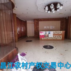 省直辖县昌江黎族自治县石碌镇鸿洪商住楼一层商业104号243.61㎡出租（原美容机构）